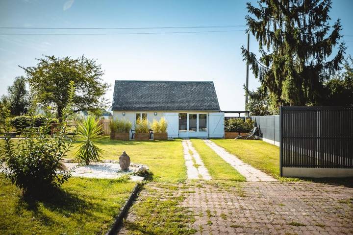 Location de vacances pour 4 personnes, avec jacuzzi ainsi que piscine et jardin dans Druye
