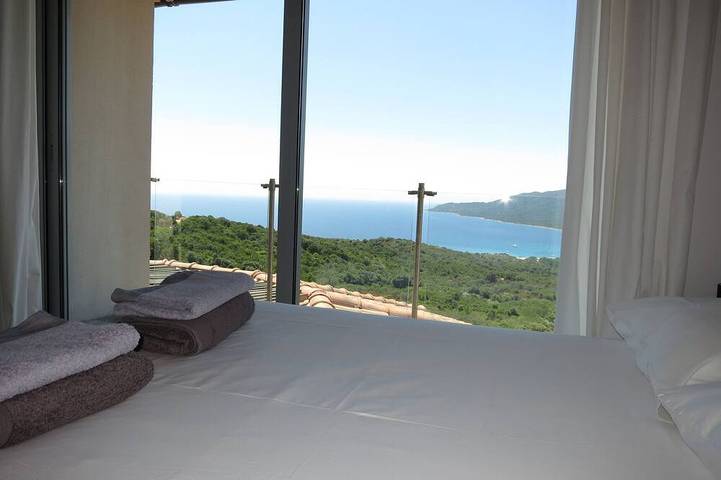 Gîte pour 5 personnes, avec piscine et terrasse dans Plage Cupabia