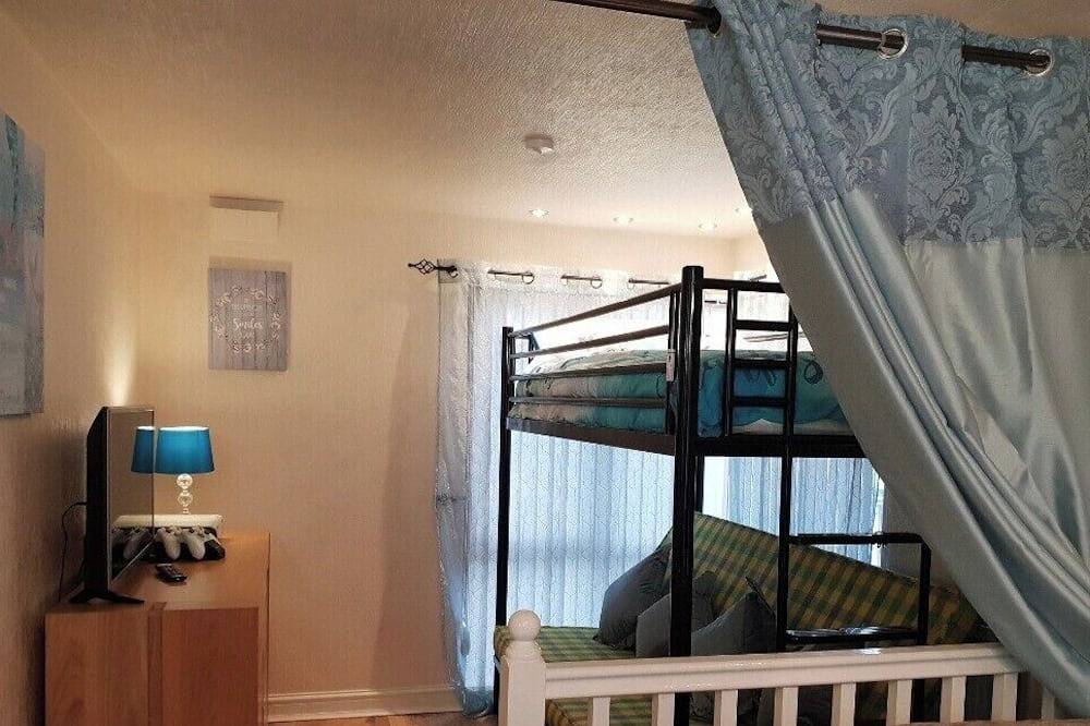 Wooden Lodge, Sleeps 9 with Veranda & Decking in Thornton-Cleveleys, Lancashire