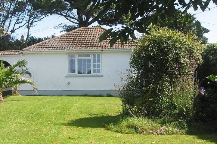 Holiday rental for 4 people, with garden in Praa Sands