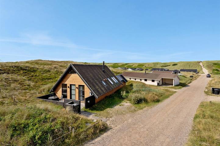 Ferieudlejning for 6 personer, med sauna og terrasse i Bjerregård