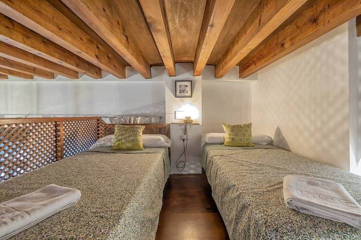 Ganze Wohnung, Charming Duplex Apartment in Corredera Center in Distrito Centro (Córdoba), Cordoba