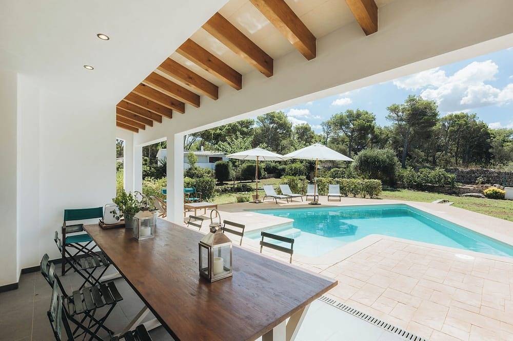 Luxurious, quiet surroundings, the beach at 10 min walk in Cala Morell, Ciutadella