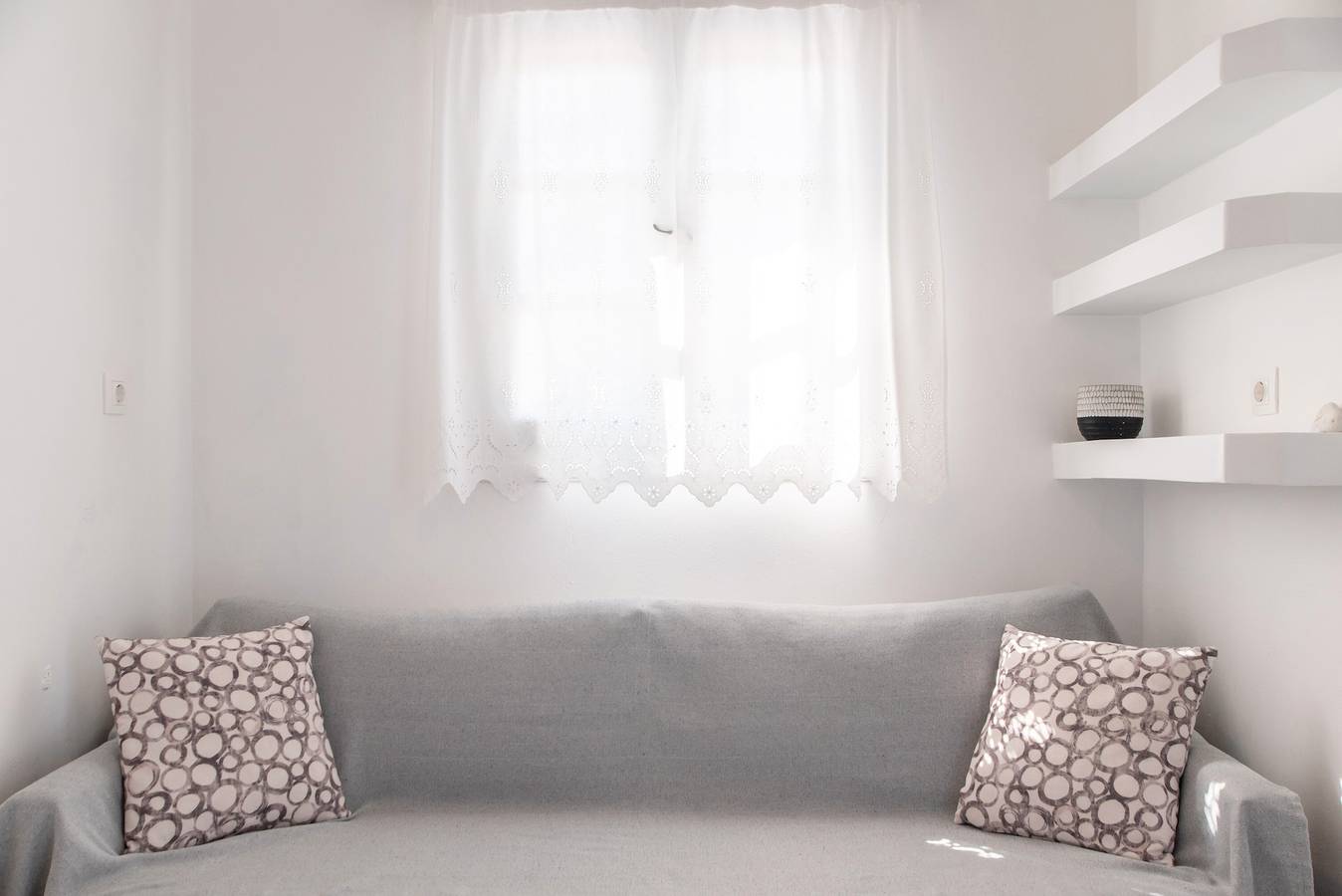 Entire apartment, Apartment 'Maroulis Studios - Studio 1' with Private Garden, Wi-Fi and Air Conditioning in Cyclades