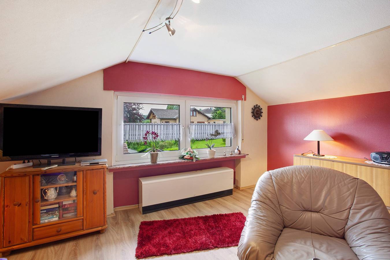 Ganze Wohnung, "Ferienwohnung Triska" mit Gemeinschaftsgarten und Wlan in Balve, Sorpesee
