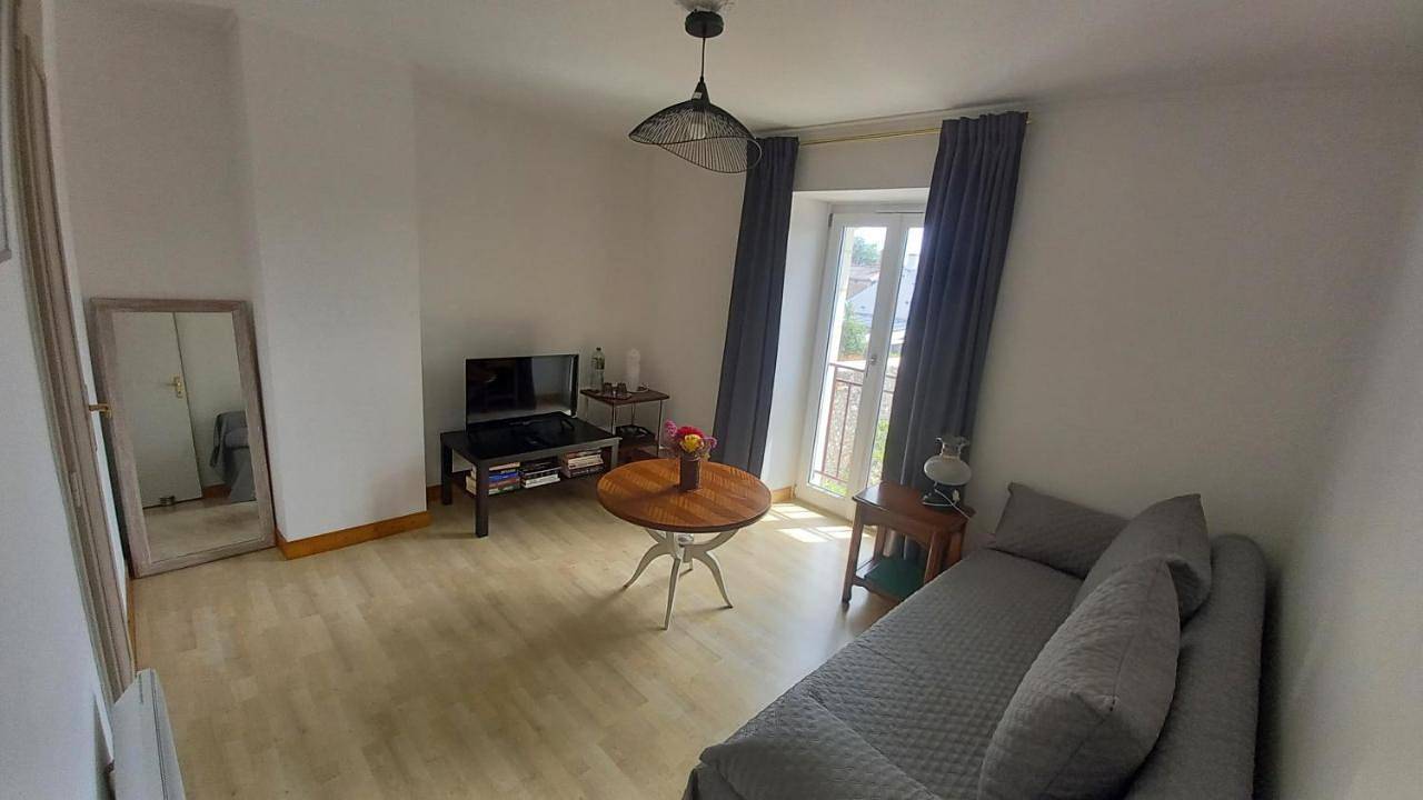 Double Room with Private Bathroom in Montreuil-Bellay, Vallée de la Loire