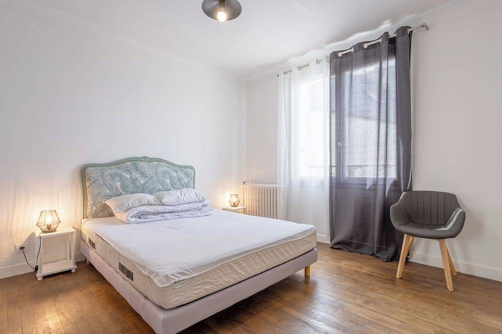 Casa de vacaciones 'Maison 12pers 3kms De La Plage' con piscina privada, terraza privada y Wi-Fi in Plozévet, Region de Quimper