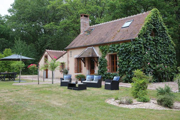Maison de pêcheur pour 4 personnes, avec Terrasse ainsi que Jardin et Vue sur le lac dans Loiret