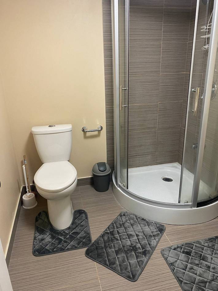 Entire apartment, Newly Renovated Two Bedroom Apartment in Mississauga, Lake Ontario (Canada)