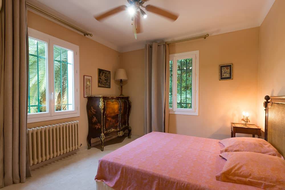 \"Villa Tsavorite - Cannes Californie\" : large swimming pool, 4 bedrooms & 210 m2. in Cannes, Cannes region