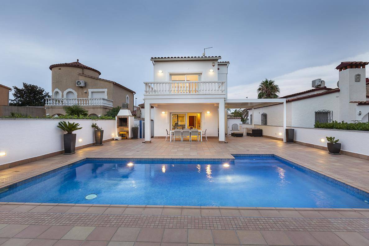 Finca für 8 Personen in Castelló d'Empúries, Costa Brava