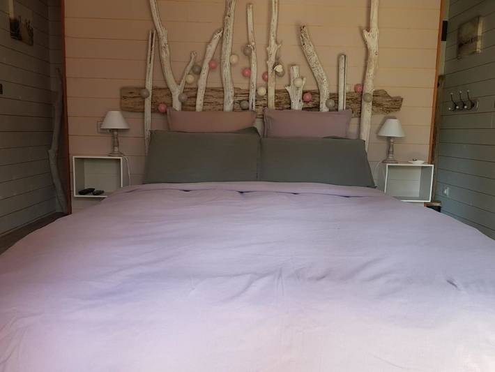 Location de vacances pour 3 personnes, avec vue et jardin ainsi que sauna et piscine dans Lac d'Hourtin Carcans - 2