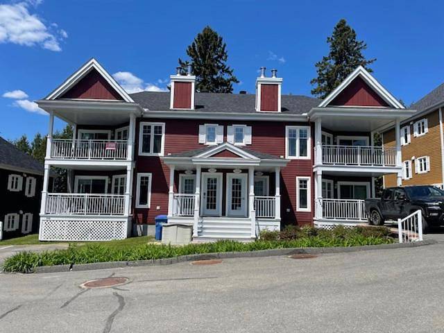 Gîte pour 5 personnes, avec vue ainsi que terrasse et vue sur le lac dans Saint Donat De Montcalm