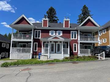Gîte pour 5 personnes, avec terrasse ainsi que vue sur le lac et vue dans Saint Donat De Montcalm