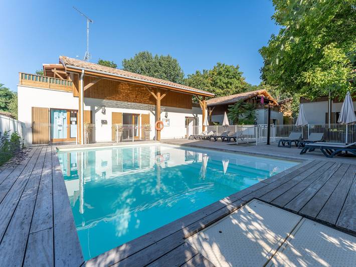 Gîte pour 6 personnes, avec terrasse et piscine, adapté aux familles dans Plage Moutchic - 3