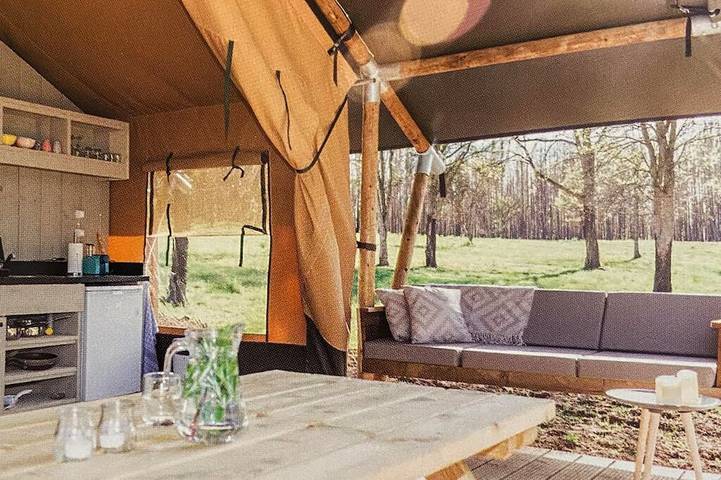 Cabane en bois pour 12 personnes, animaux acceptés