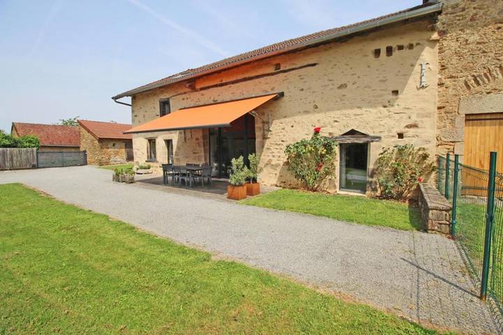 Location de vacances pour 8 personnes, avec jardin dans Saint-Martin-Terressus - 2