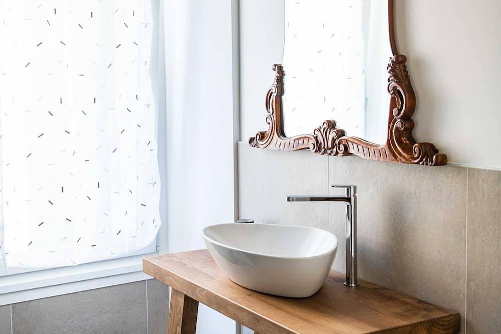 Geheel appartement, Lives in Roè Volciano, Garda Bergen