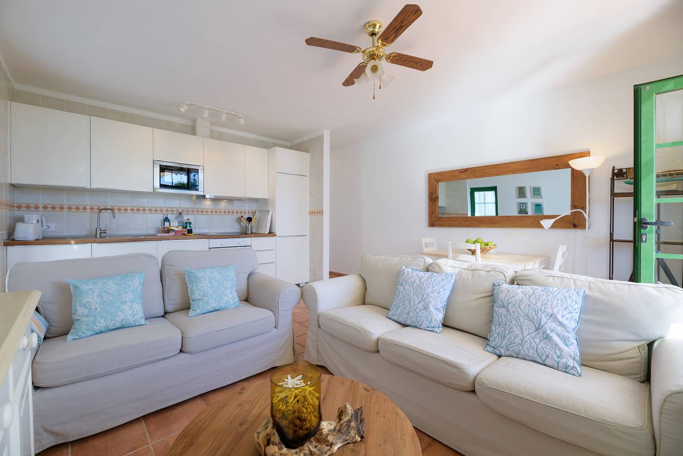 Ganze Wohnung, Ferienwohnung für 4 Personen mit Terrasse in Puerto Calero, Yaiza