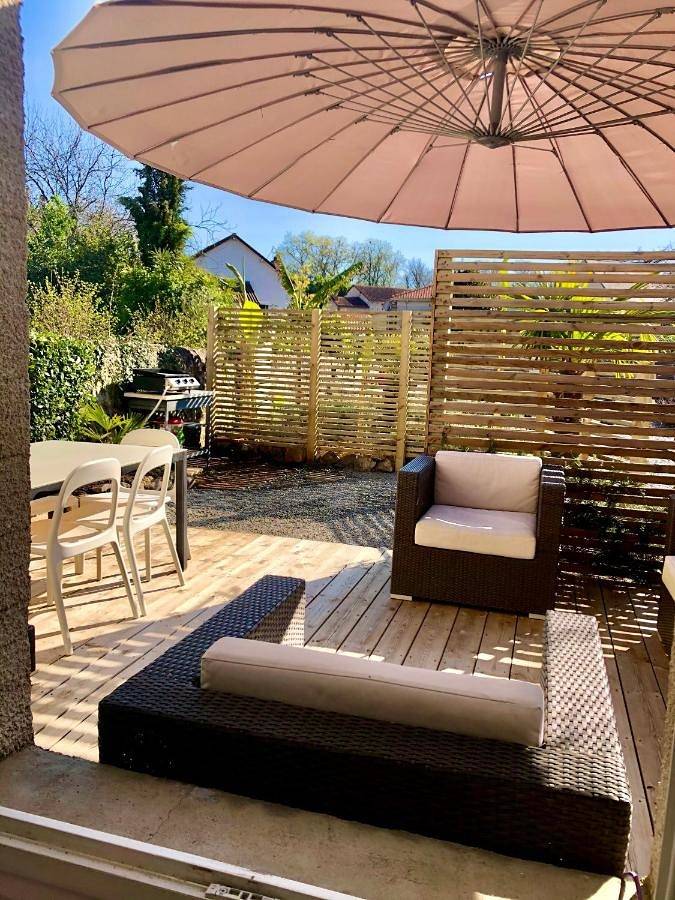 Location de vacances pour 2 personnes, avec piscine et jardin, adapté aux familles à Mézières-sur-Issoire - 3