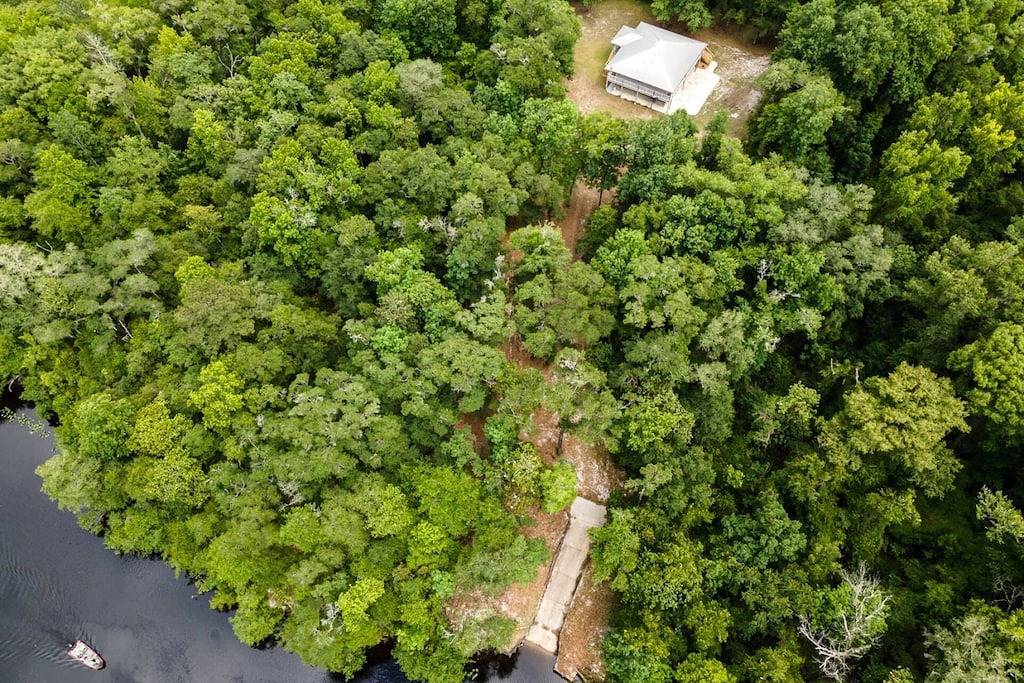 Rare 30 Acres Along Black Creek |Country Retreat |Escape the City |Covered Balcony |Firepit & Bbq in Clay County (FL)