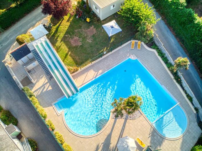 Camping pour 4 personnes, avec piscine, animaux acceptés