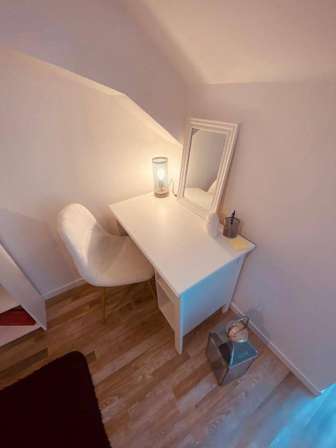 Appartement entier, One-Bedroom Apartment in Delle, Massif du Jura
