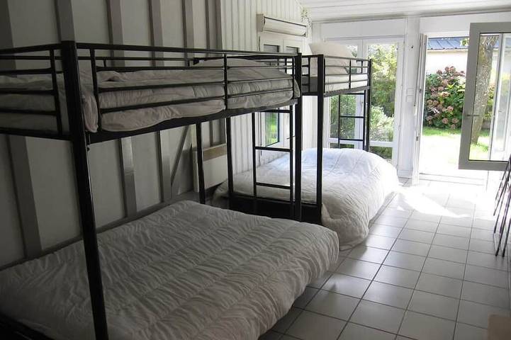 Location de vacances pour 17 personnes, avec jardin à Cairon - 2