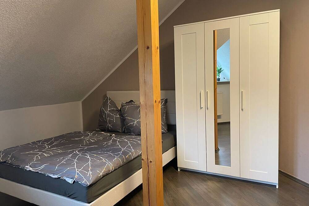 Ganze Wohnung, Herrliche Wohnung für 6 Gäste mit Whirlpool, privatem Pool,  W-Lan, Tv und Terrasse in Nahetal-Waldau, Hildburghausen und Umgebung