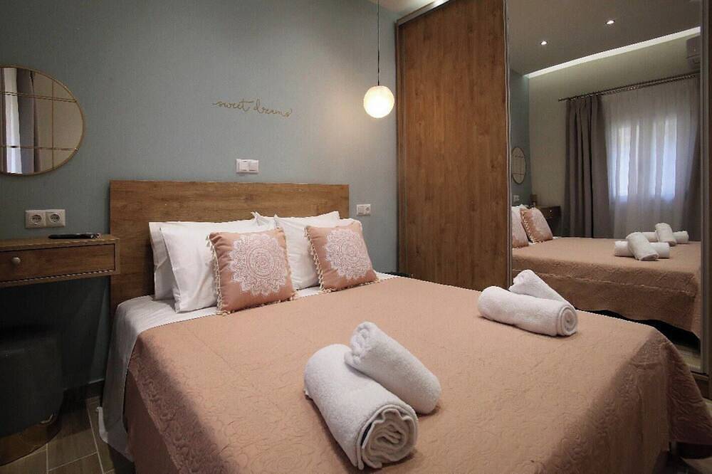 Geheel appartement, Under the Aqueduct boutique house *Amazing Aqueduct view!* in Kavala, Regio Kavala