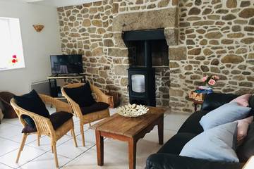 Gîte pour 4 personnes, avec jardin à Kerlouan