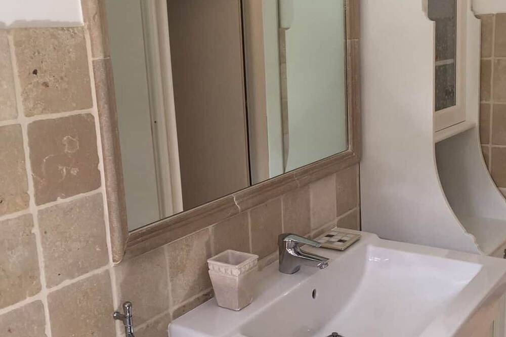 Villa Maris, first floor apartment for 4/5 people in Faro Capo Vaticano, Vibo Valentia Provinz