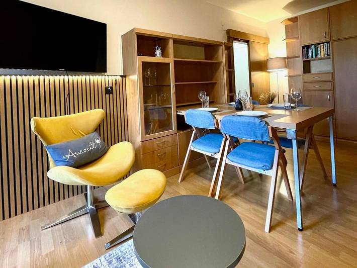 Ferienwohnung für 4 Personen, mit Ausblick und Pool sowie Balkon - 1