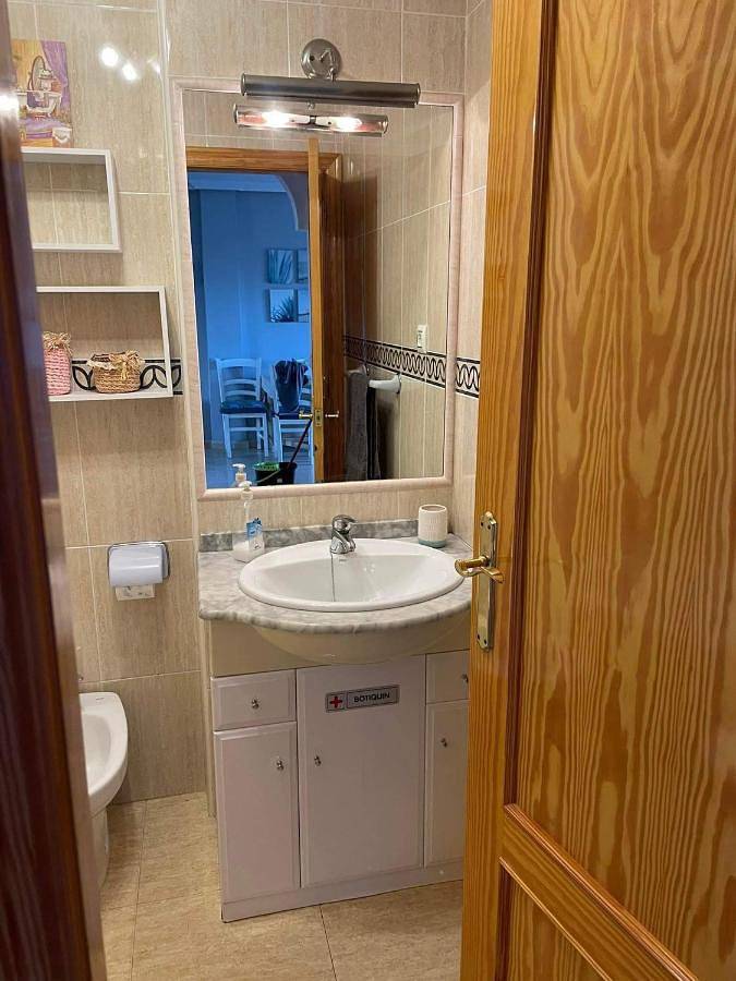 Gîte pour 4 personnes, avec piscine ainsi que terrasse et vue dans Los Nietos - 4