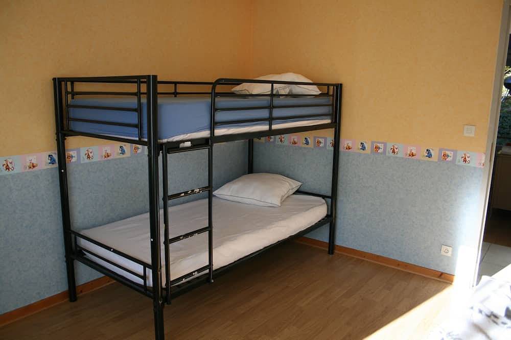 Appartement entier, Logement pouvant accueillir jusqu'à 12 personnes in Ferrières-Saint-Mary, Région de Saint-Flour