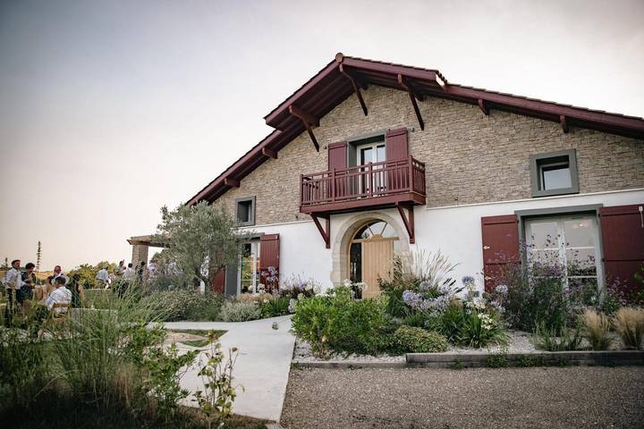 Maison d’hôte pour 2 personnes, avec jardin et vue à Bardos