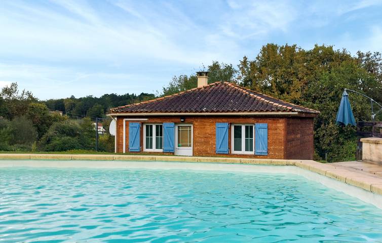 Location de vacances pour 4 personnes, avec Terrasse et Jardin ainsi que Piscine et Vue à Maurens