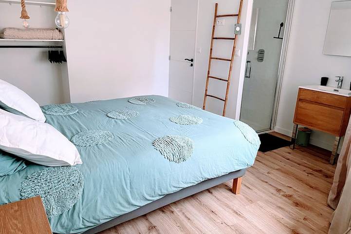 Ty ker Iliz - beaches and small shops within walking distance! in Trélévern, Costa de granito rosa