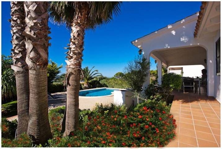 Chalet para 6 personas, con terraza además de piscina y jardín en Menorca - 3