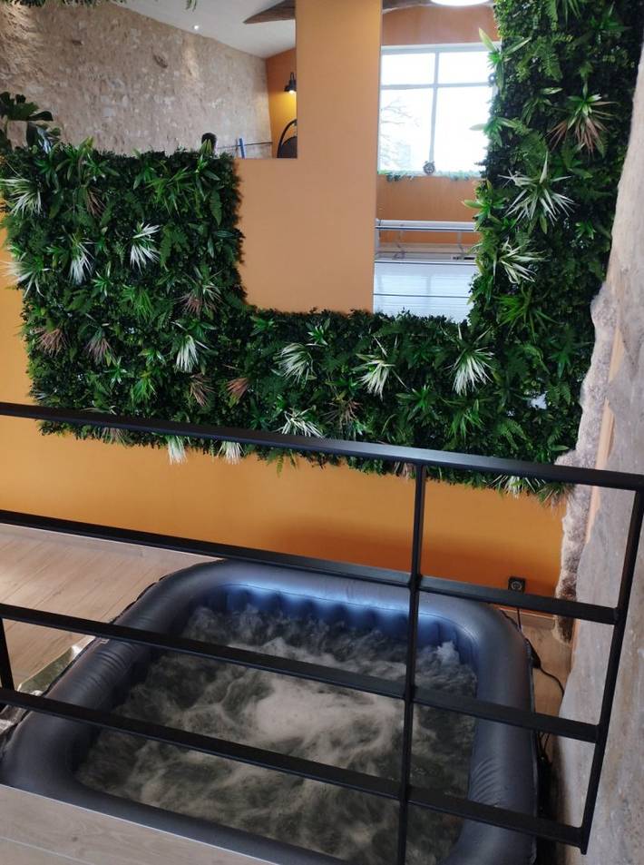 Gîte pour 8 personnes, avec jacuzzi ainsi que terrasse et jardin, animaux acceptés