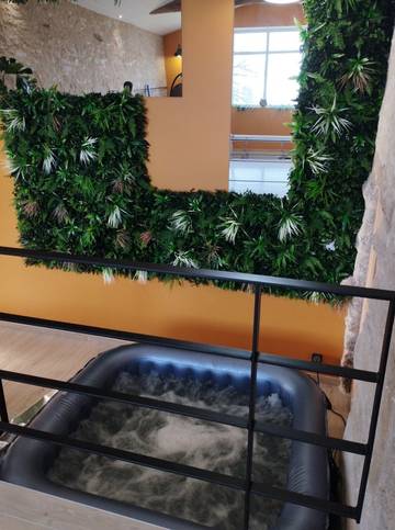 Gîte pour 8 personnes, avec terrasse ainsi que jardin et jacuzzi, animaux acceptés à Treize-Vents