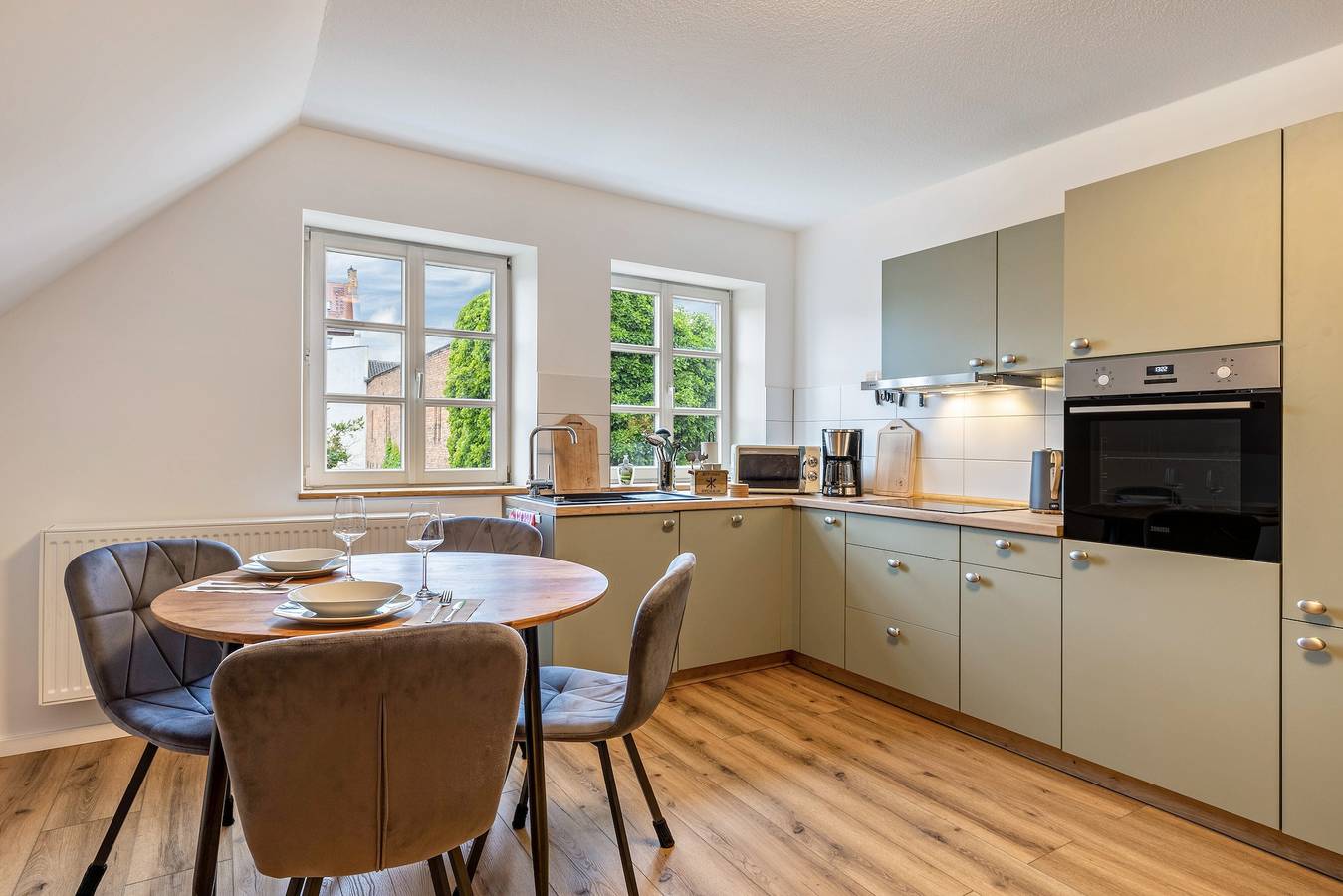 Ganze Wohnung, Apartment 'Ferienwohnung Zeitlos Wriezen 2' mit privater Terrasse, Garten & Wlan in Wriezen, Märkische Schweiz-Oderland