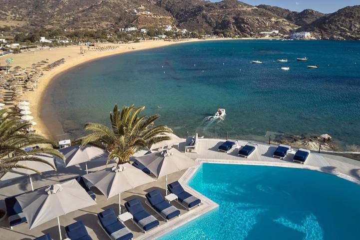 Hôtel pour 2 personnes, avec jacuzzi et balcon ainsi que piscine et sauna