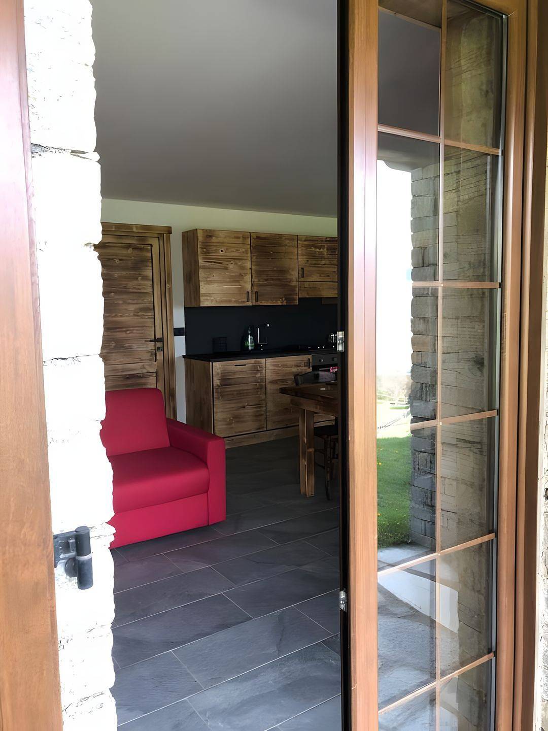 Appartement entier, Bergoase Garden Holiday Apartment Poira Vero in Mello, Alpes de la Bernina