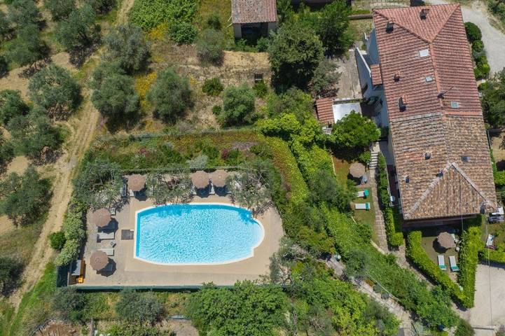 Ferienwohnung für 3 Personen, mit Terrasse und Garten sowie Pool in Poggibonsi