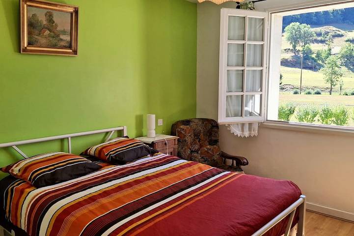 Location de vacances pour 6 personnes, avec jardin et terrasse, animaux acceptés à Saint-Projet-de-Salers - 2