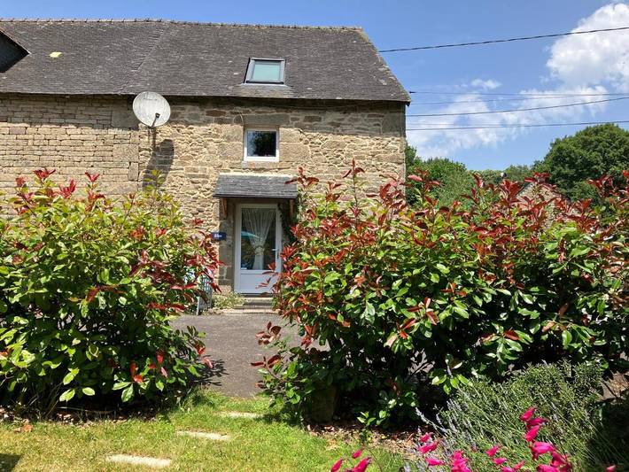 Location de vacances pour 2 personnes, avec piscine et jardin à Ploërdut