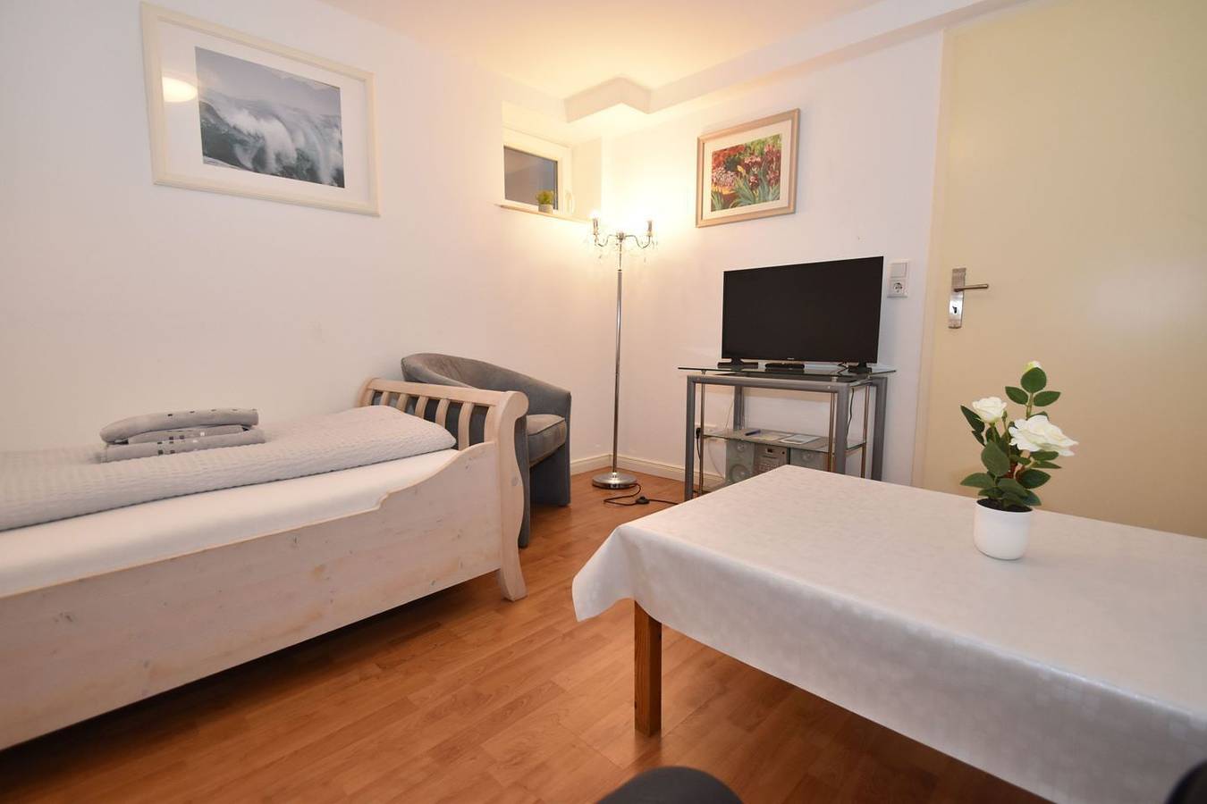 Hel leilighet, Fewo1846 - Monteurswohnung Fuchsbau - Apartment with 3 bedrooms and 2 bathrooms in Flensburg, Flensborg Fjord