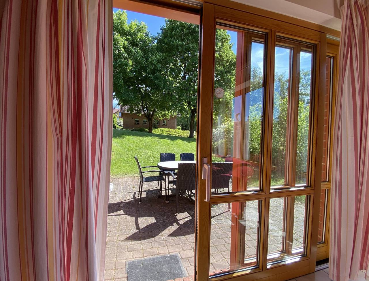Haus 28 Natur Ferienpark - Hundefreundlicher Rückzugsort für Erholung und Abenteuer im Grünen in Nieheim, Kreis Höxter
