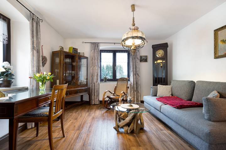 Appartement entier, Appartement "Buchhaus Vier - Mittelgeschoss" avec terrasse partagée et Wi-Fi in Kirchenlamitz, Arrondissement de Wunsiedel im Fichtelgebirge